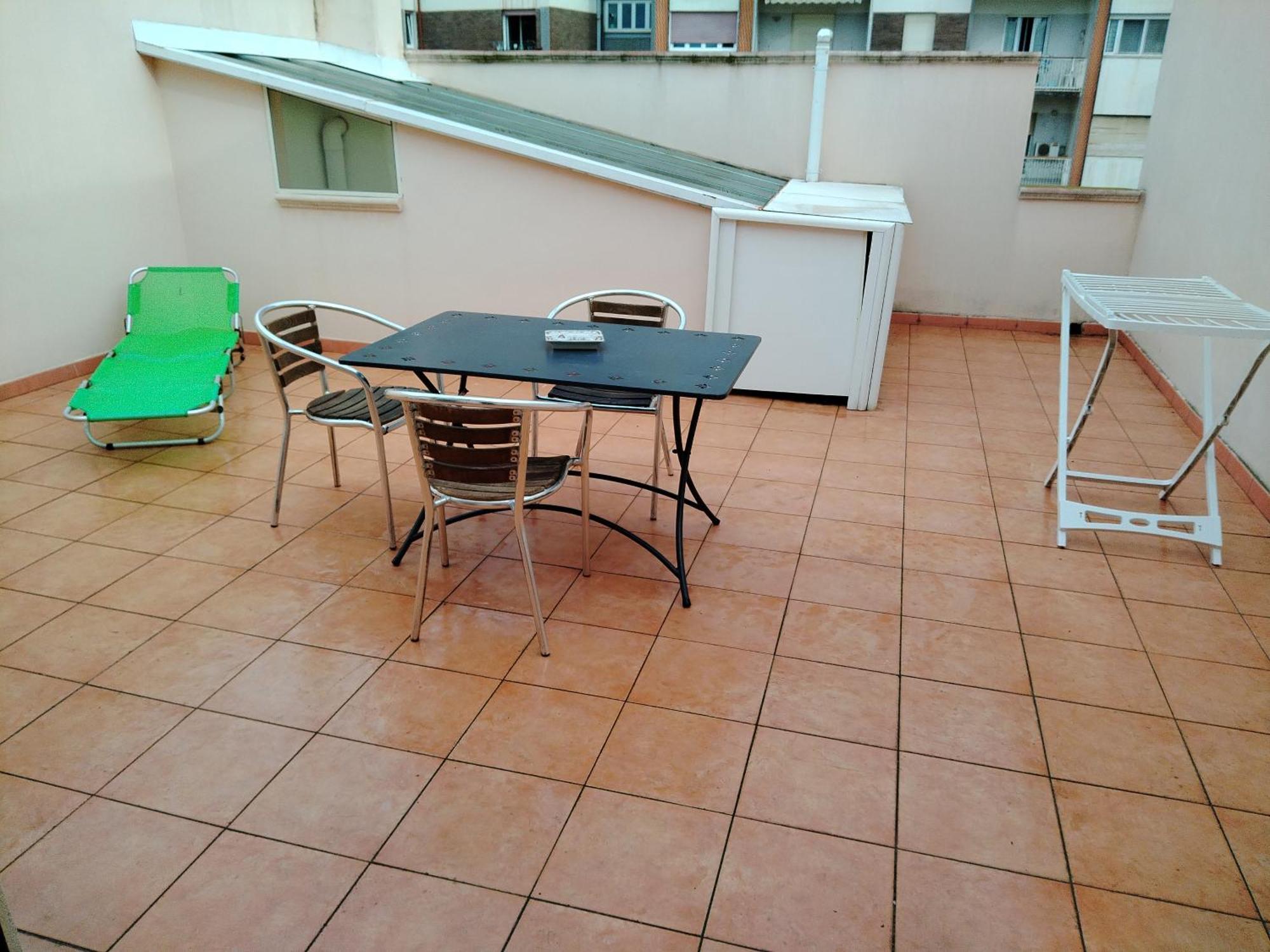 شقة Mansarda Con Terrazzo Privato بارليتا المظهر الخارجي الصورة