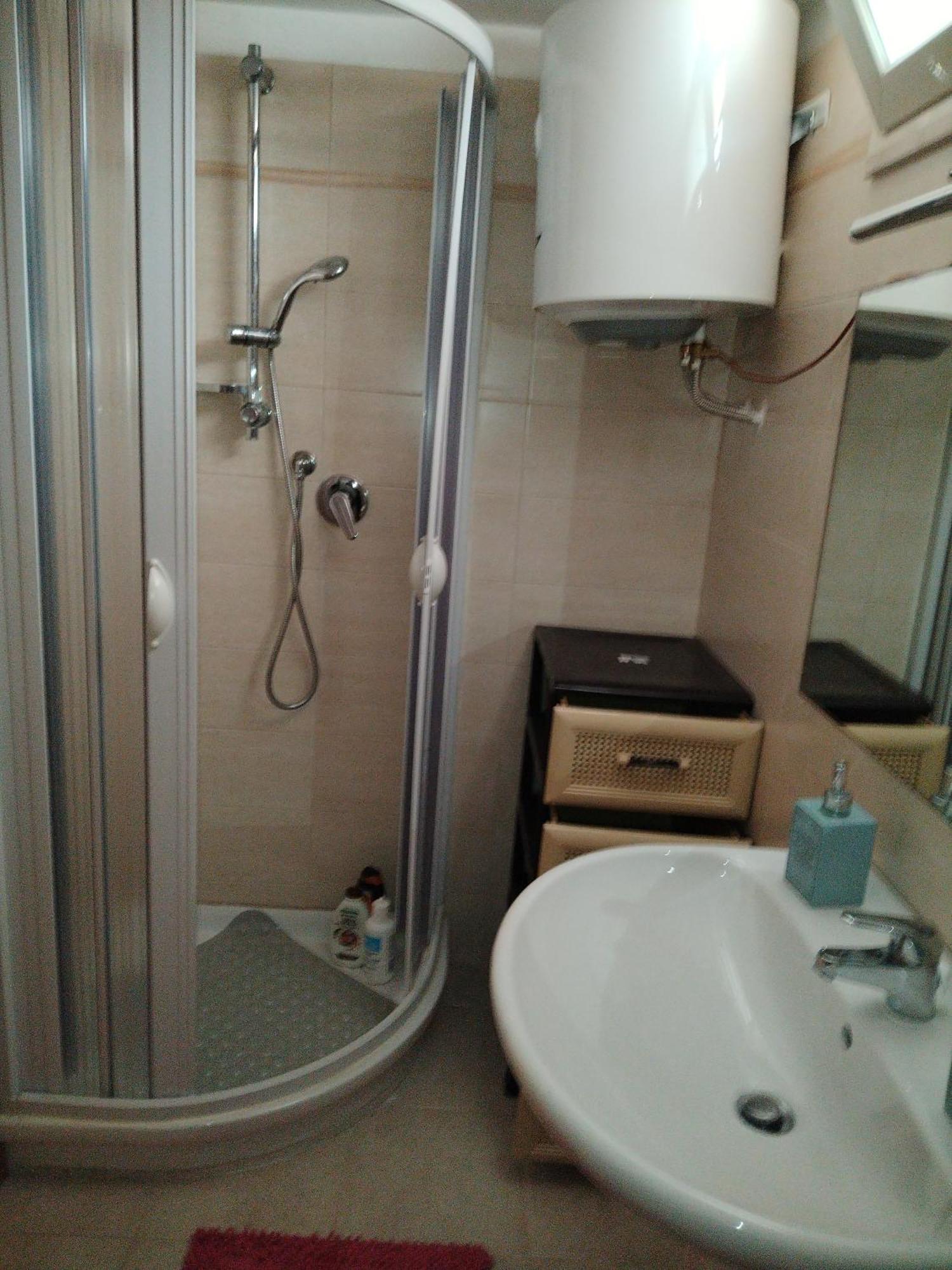 شقة Mansarda Con Terrazzo Privato بارليتا المظهر الخارجي الصورة